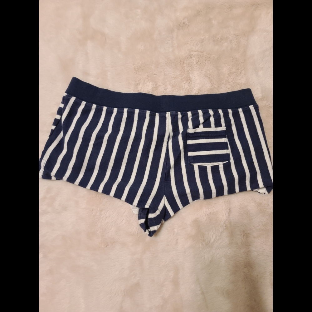 Shorts - Picture 4 of 4